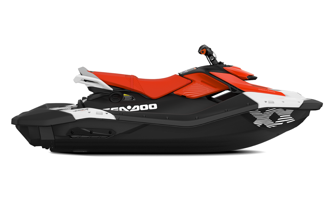 SEA-MY25-SPARK-Trixx-3Up-NoSS-M90-Bright-White-00066SJ00-Studio-RSIDE-CU-1100x650 - 1