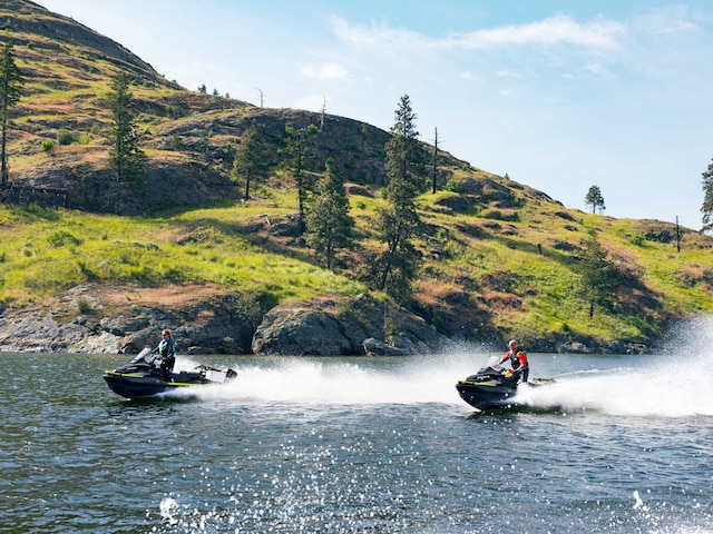 Adventurers on their Explorer Pro 170