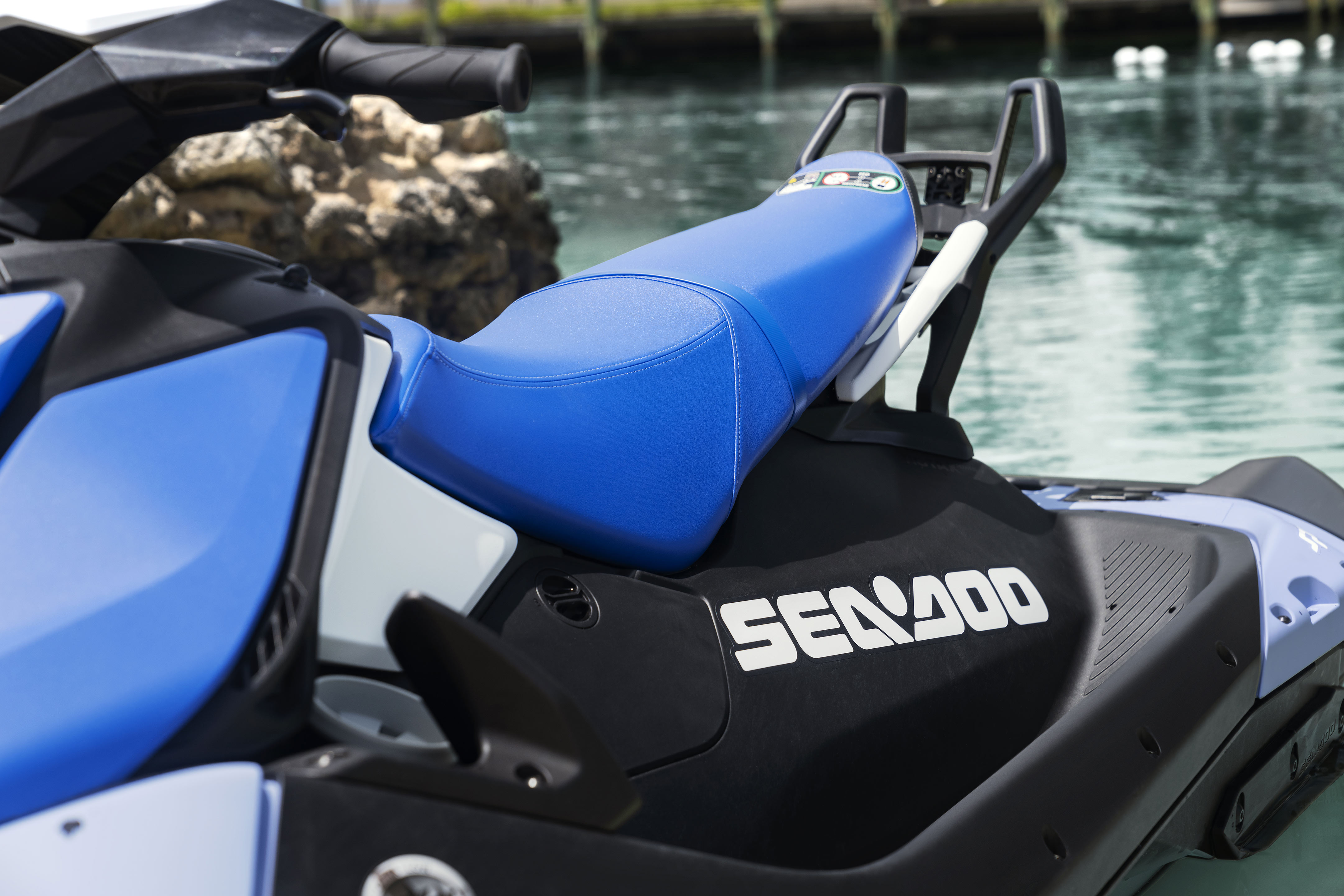 Asiento de una moto acuática Sea-Doo Spark 2024 de 3 plazas