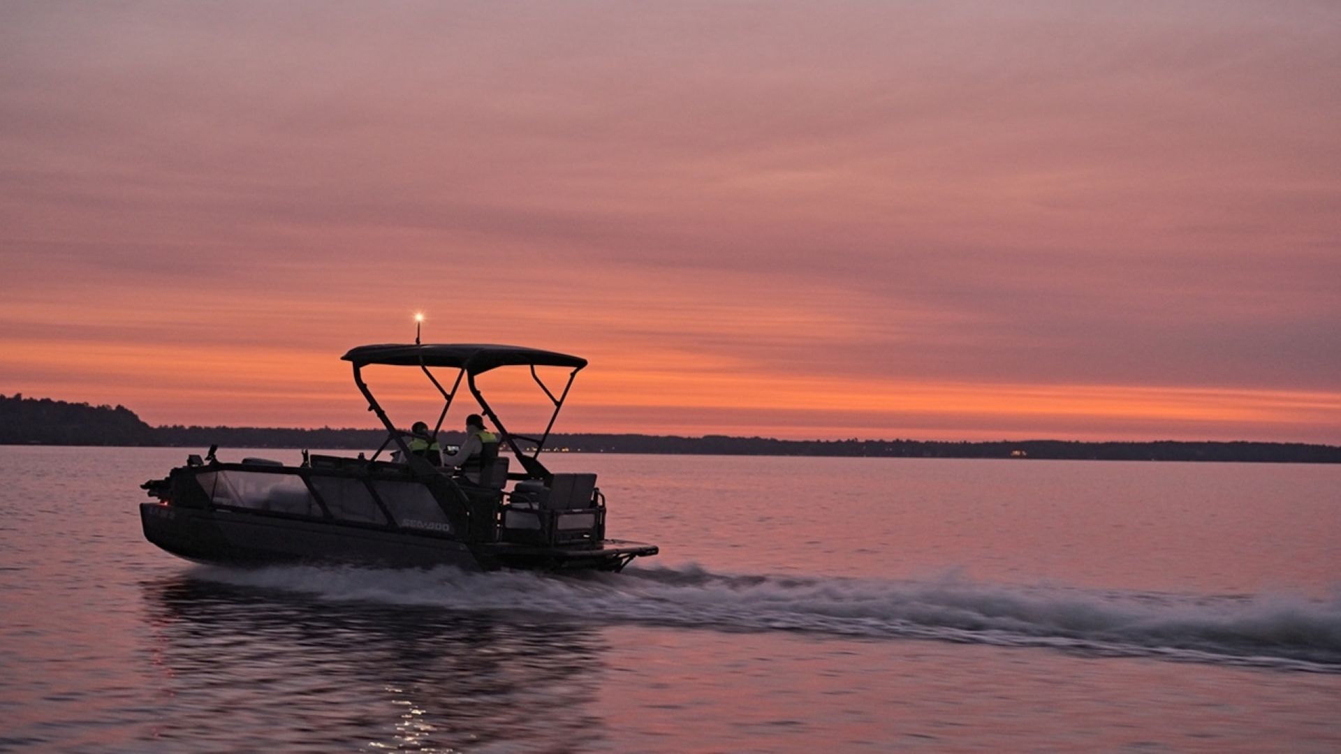 Does the Sea-Doo Pontoon Have Navigation Lights?