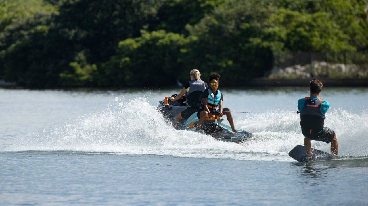 Towing a tube or skier with a Personal Watercraft - Sea-Doo