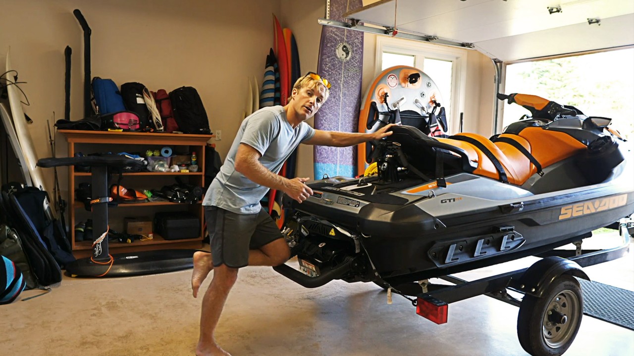 Chris Farro showing how to get back on a Sea-Doo after falling off