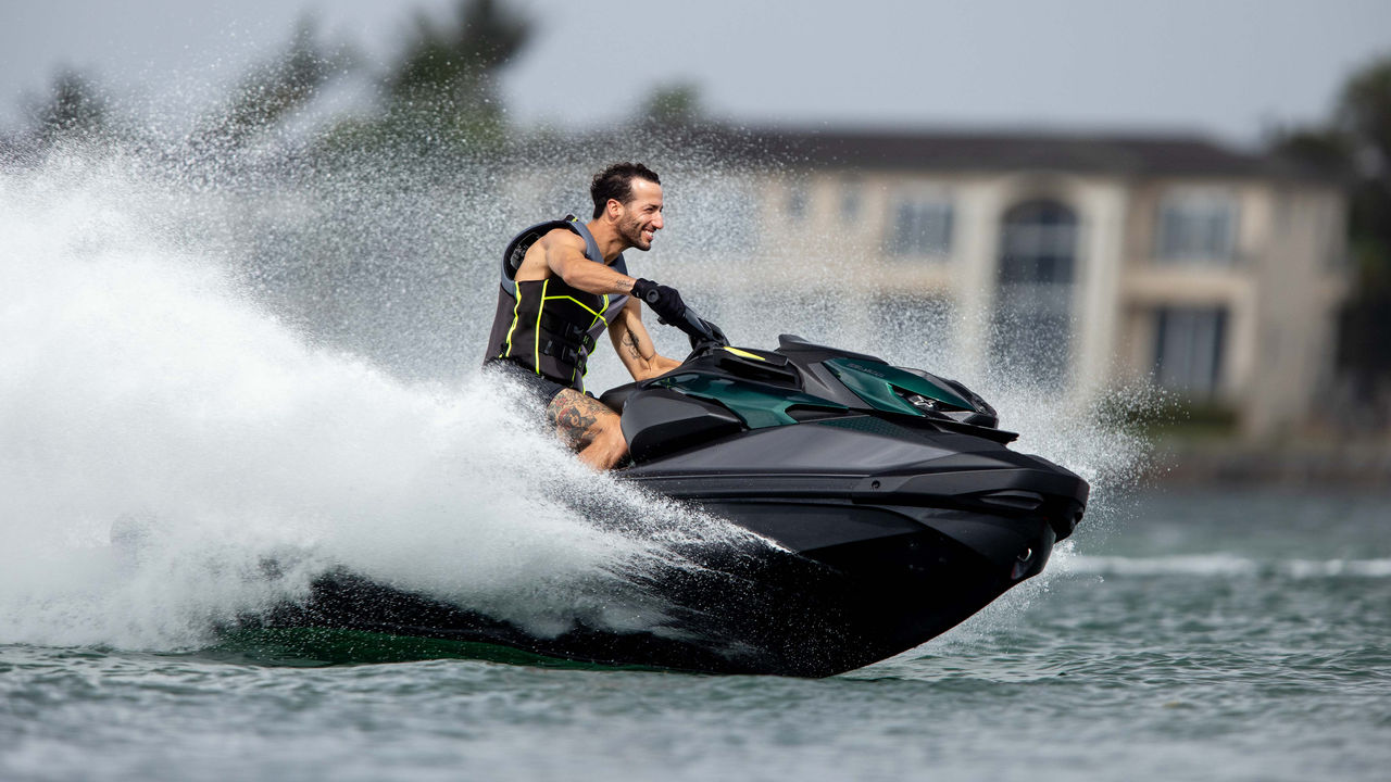 Sea-Doo RXP-X RS 300 2023年モデル：レース用パーソナルウォーター 